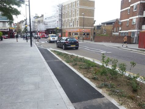The Good And Bad Of Londons Controversial New Bike Lane Bike Lane