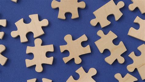 Mapmakers made the earliest jigsaw puzzles by gluing maps onto sheets of wood. Free Pattern for Making Jigsaw Puzzles | Our Pastimes