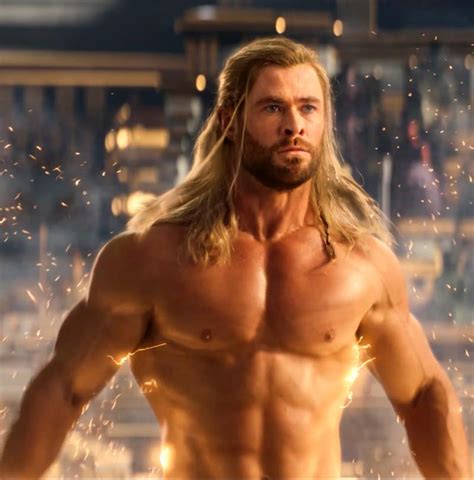 Thor 4 Enthüllt Erweiterten Blick Auf Den Muskulösen Chris Hemsworth In