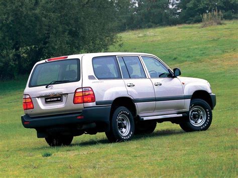 Toyota Land Cruiser 100 Gx 1998 года выпуска для рынка Южной Африки