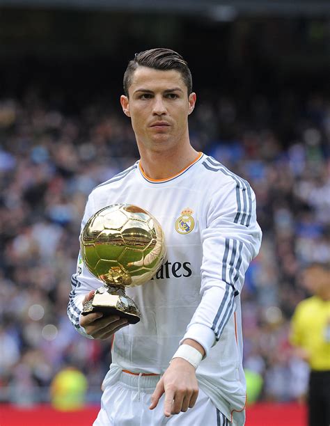 Ronaldo Statue Real Madrid Cristiano Ronaldo Cristiano Ronaldo