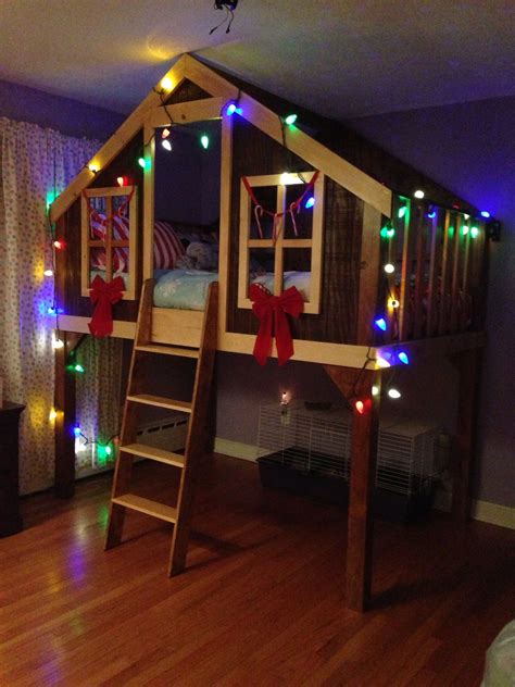 treehouse bed christmas   pinterest treehouse