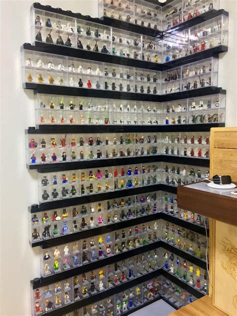 check out my new interlocking setup for the lego minifigure display cases i haven t seen done