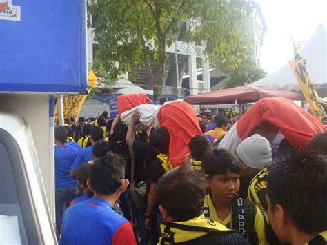 Biar alah sabung, asalkan menang sorak). Edisi Piala Dunia : Contohi Semangat Ultras Malaya | gobblogz