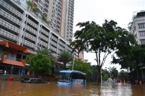 Korban Banjir Jakarta: Rakyat Malaysia Di Jakarta Diminta Patuhi Arahan
