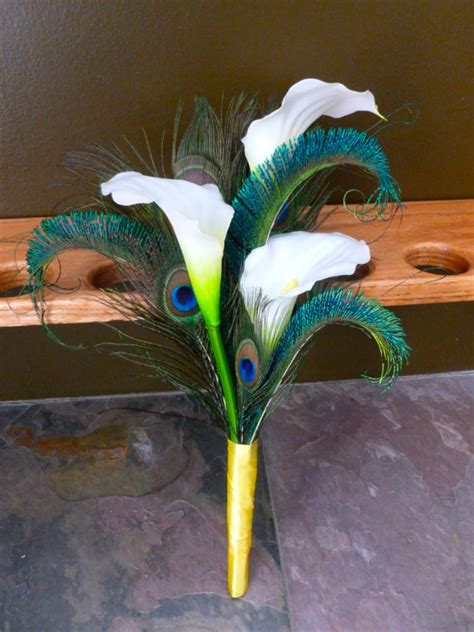1150 x 1101 jpeg 135 кб. Simple calla lily bridesmaid bouquet with peacock feathers ...