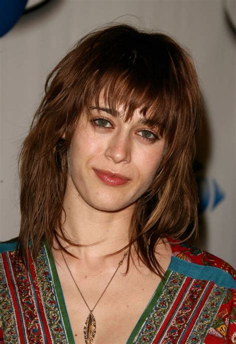 lizzy caplan i have a girl crush on her mean girls actress mean girls caplan