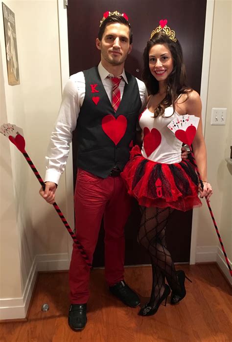 diy king and queen of hearts cute creative couples halloween costume cute couple halloween