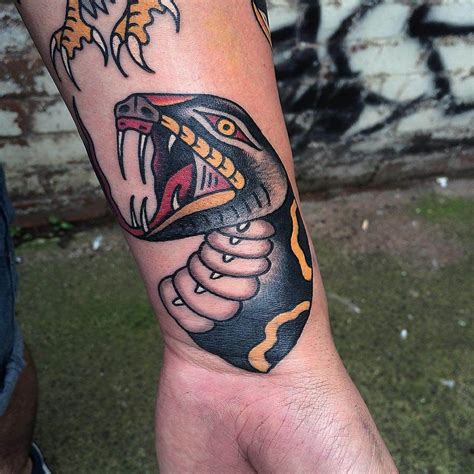 20 Traditional Snake Head Tattoo Designs And Ideas Petpress Tatuajes