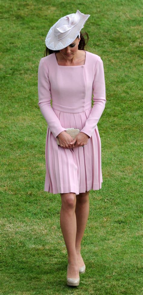 kate middleton attends at buckingham palace garden party in london hawtcelebs
