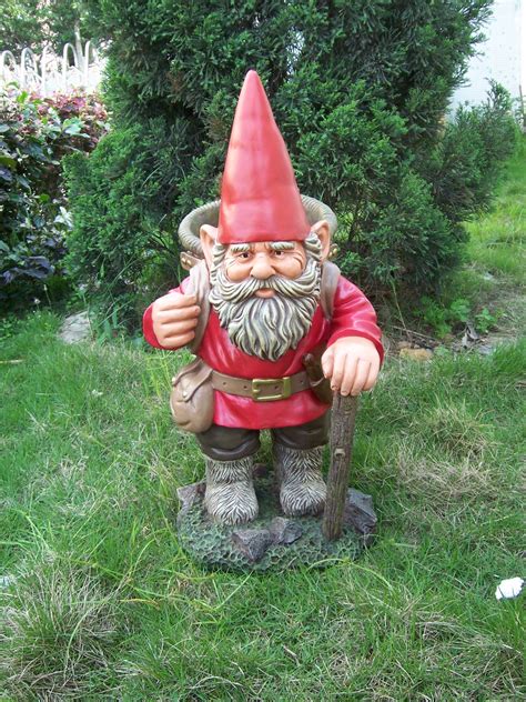 This can be accomplished very inexpensively too.you can buy most. Unique Garden Decor Items Photograph | ... Garden Gnomes for