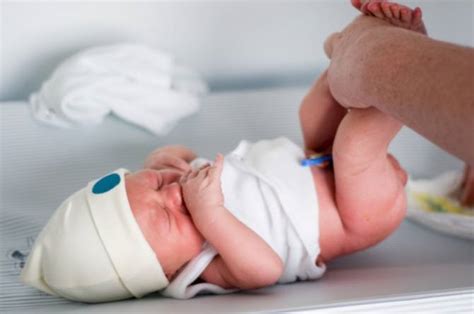 Alamin ang mga Sintomas ng UTI sa Baby at Kung Paano ito ...
