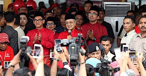 Umno dengar apa yang ahmad said cakap ni muafakat nasional. MMI: PPBM Ganti UMNO Bela Nasib Melayu