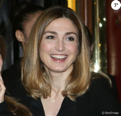 Julie gayet is a french actress and film producer. Julie Gayet : Son histoire d'amour avec l'ancien chauffeur ...
