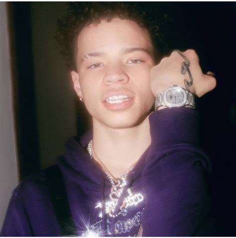 How Does Lil Mosey Make His Instagram Pictures Look Like This R