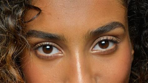 How To Grow Out Eyebrows 5 Steps To Fuller Brows Teen Vogue