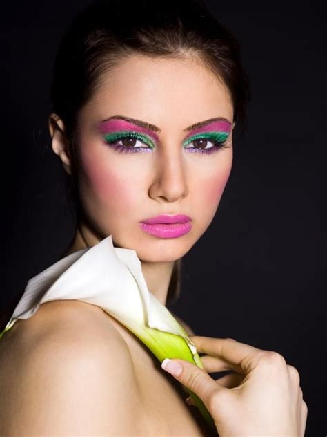 Using primer under your makeup will make your look last longer. Pin on Face It!