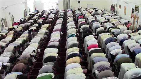تختلف التوقيتات الرسمية لجميع الصلوات داخل مصر بين مختلف المحافظات والمدن؛ وذلك حسب التوزيع الجغرافي لكلا منهم. ‫صلاة عيد الفطر 1435 / 2014 بإسبانيا‬‎ - YouTube