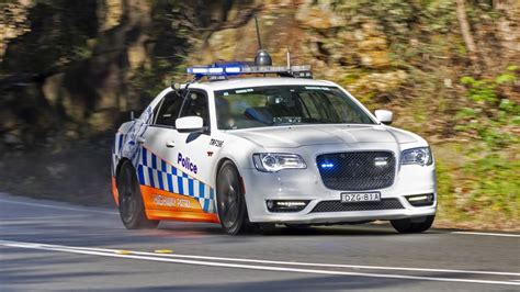 Chrysler 300 Srt V8 Police Cars Axed So What Will Replace Them Drive