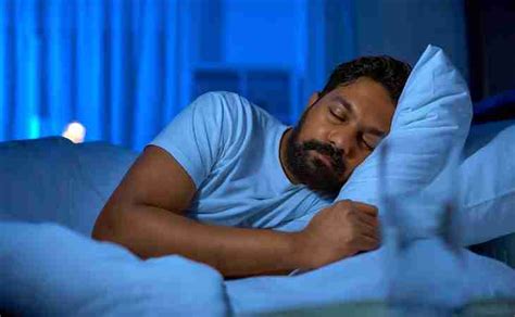 Drooling In Sleep Why Do We Drool In Our Sleep Saatva