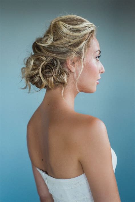 And to make matters worse, you've got long hair that isn't the easiest to deal with. Wedding Hairstyles for Medium Length Hair - MODwedding