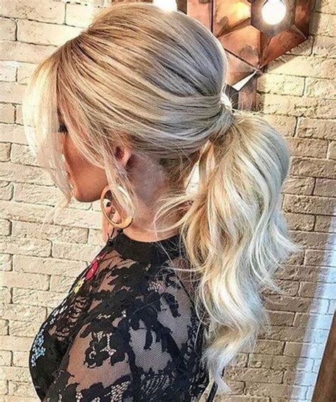 30 Eye Catching Curly Ponytail Hairstyles You Should Try Azzfeed