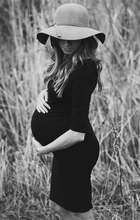 pregnancy nutritional must haves pregnancy photography maternity poses maternity pictures