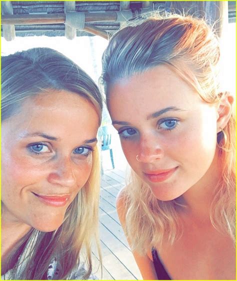 Reese Witherspoon And Daughter Ava Look Like Twins In New Pic Photo