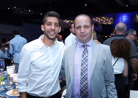 מרסל הצעירה גדלה בקהיר, בחורה צעירה יפהפייה וחכמה שעתידה לפניה, נענתה לבקשה של נציג מדינת ישראל להירתם לפעילות מסוכנת עבורה, ומרסל היתה. 60 אלף שקלים לנעליים של יצחקי
