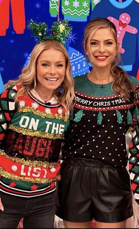 Kelly Ripa 54 And Maria Menounos 44 Rprettyolderwomen