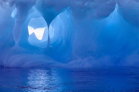 Ice Cave Hd Wallpaper Background Image 2000x1333 Id