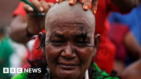 Mourners Shave Heads For Indias Jayalalitha Bbc News