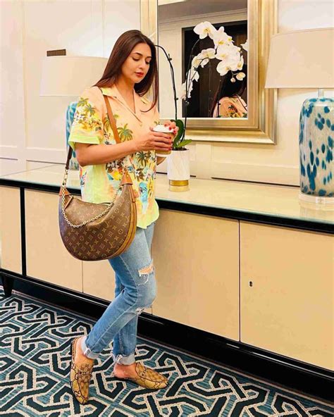 Divyanka Tripathi Looks Pretty In Digital Print Shirt And Ripped Denim