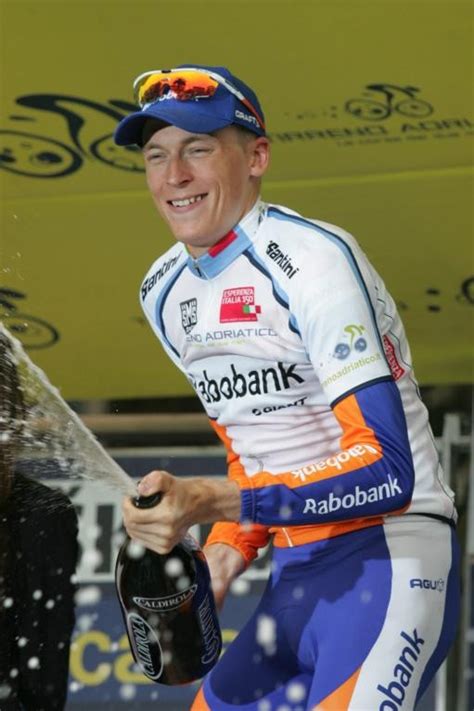 From wikimedia commons, the free media repository. Robert Gesink terug aan front | Foto | gelderlander.nl