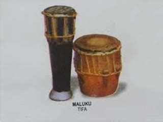 Tifa umumnya dimainkan saat menggelar upacara adat, pertunjukan musik, maupun pementasan tari tradisional. Alat | Musik | Tradisional | Nusantara: Maluku