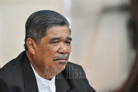 Menteri pertahanan, yang berhormat haji mohamad bin sabu menyatakan keadaan pertahanan semasa malaysia adalah lemah dan terlalu jauh berbeza dengan keadaan. Menteri Pertahanan tidak dapat jumpa PM di London gara ...