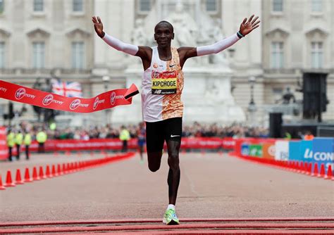 An insight into the kenyan life that shapes legends (english edition) ebook : Eliud Kipchoge wins fourth London marathon title