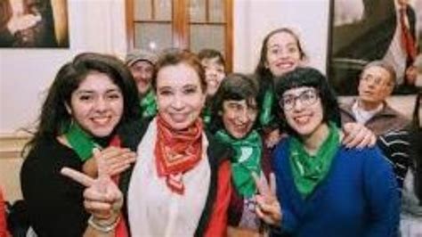 Cristina Kirchner El Colectivo Feminista Argentino Sigue Avanzando Y
