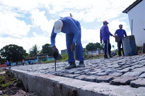 Prefeitura inicia obras de pavimentação de ruas e requalificação de