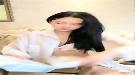 Busty Chinese Camgirl Shaves Her Pussy