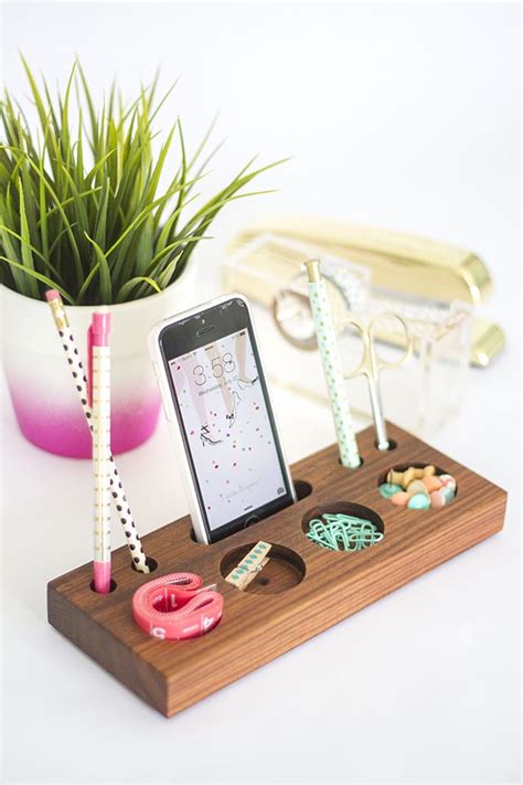 15 Diys To Help You Win At Cubicle Decor