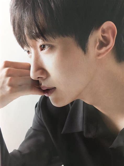 15 Male Idols With The Best Side Profile According To