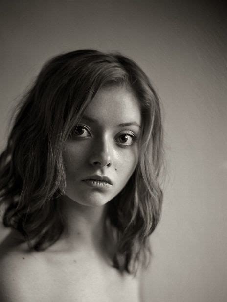 Model Alina Phillips Thumbelina