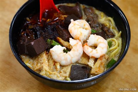This easy curry recipe is quick to make and easily freezable. Penang Kuantan Road Curry Mee @ Restoran Mei Keng, Seksyen ...