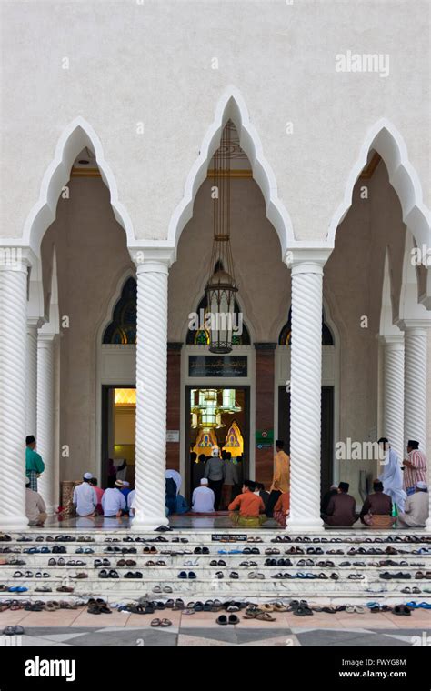 Sultan Omar Ali Saifuddin Mosque Bandar Seri Begawan Brunei Stock