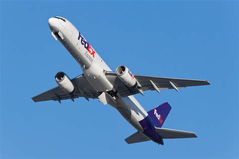 Fedex Express Boeing 757 200sf N927fd Taking Off Empty F Flickr