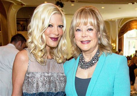 Tori Spelling Spotted With Her Very Wealthy Mother After She Is Ordered