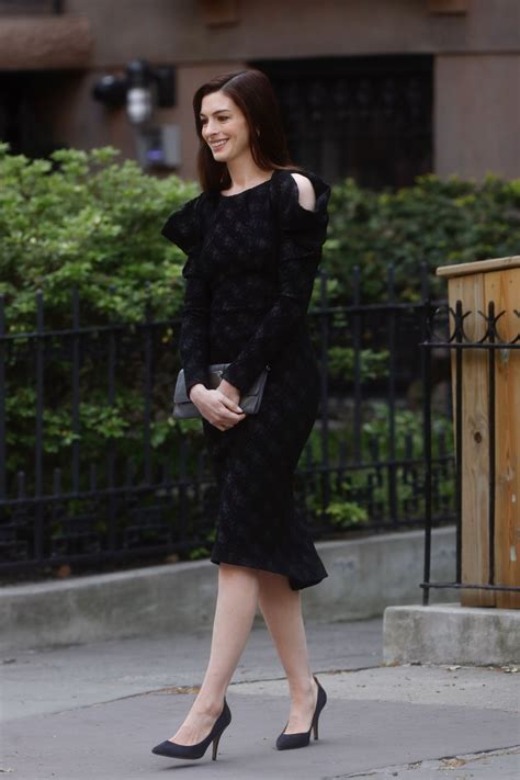 Anne Hathaway On The Set Of She Came To Me In New York 05132022
