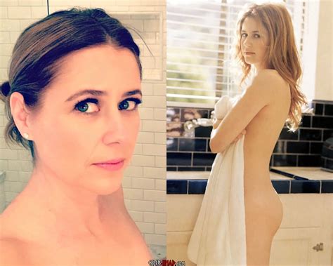 Jenna Fischer Flashes Her Nude Breasts