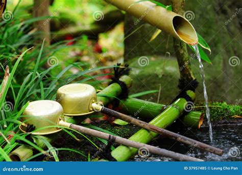 Bamboo Water Fountain In Japanese Garden Stock Photography